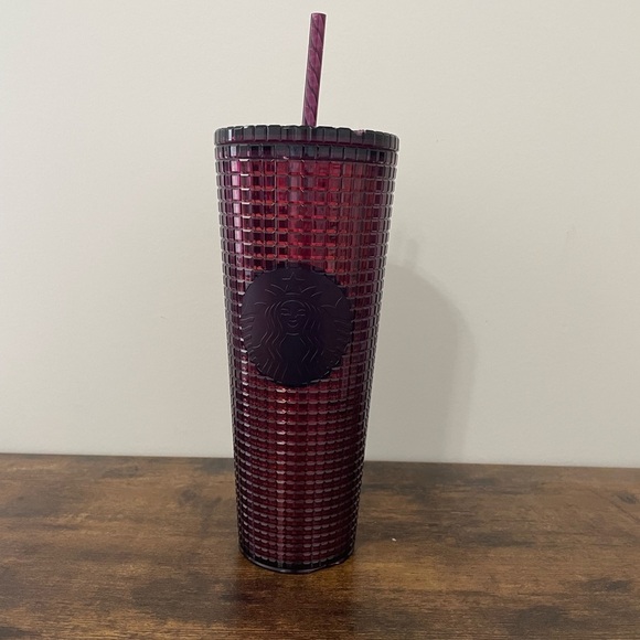 Starbucks Berry Plum Holiday Venti Tumbler - Picture 1 of 7